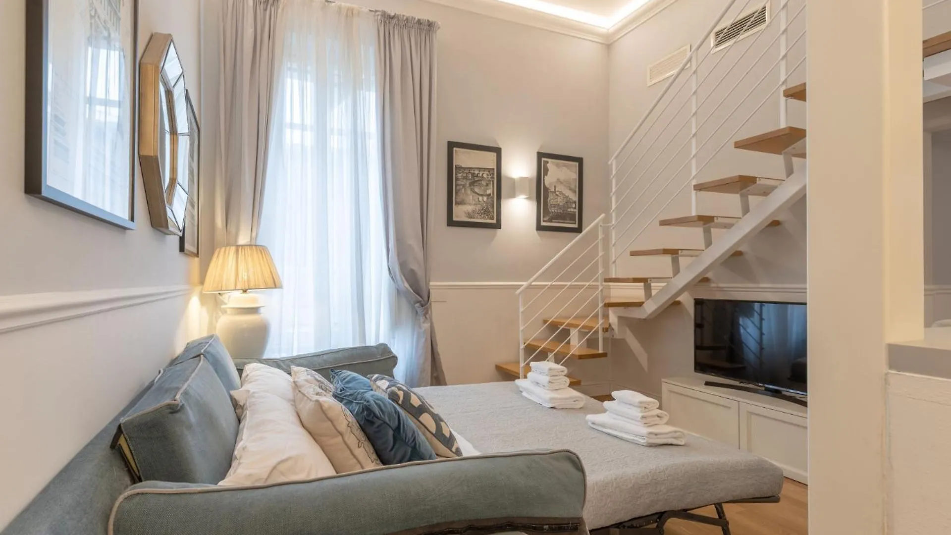 Florence Design Apartment With Large Terrace