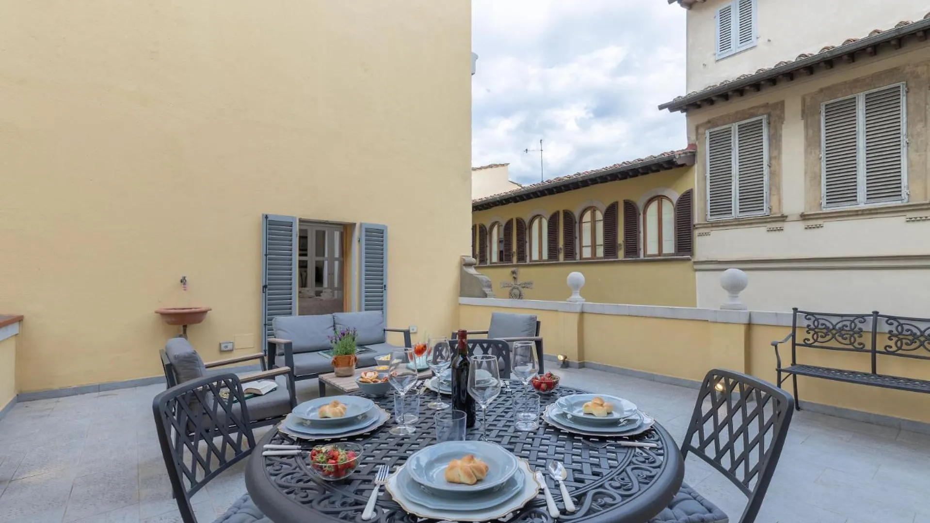 Florence Design Apartment With Large Terrace イタリア