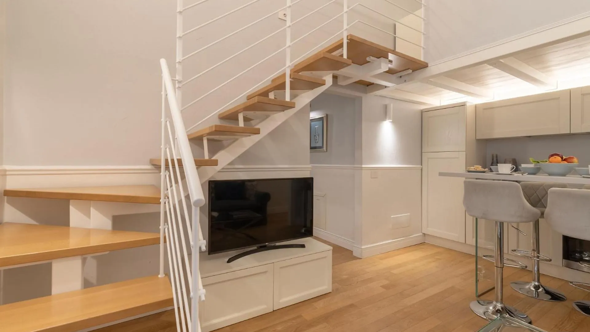 Florence Design Apartment With Large Terrace