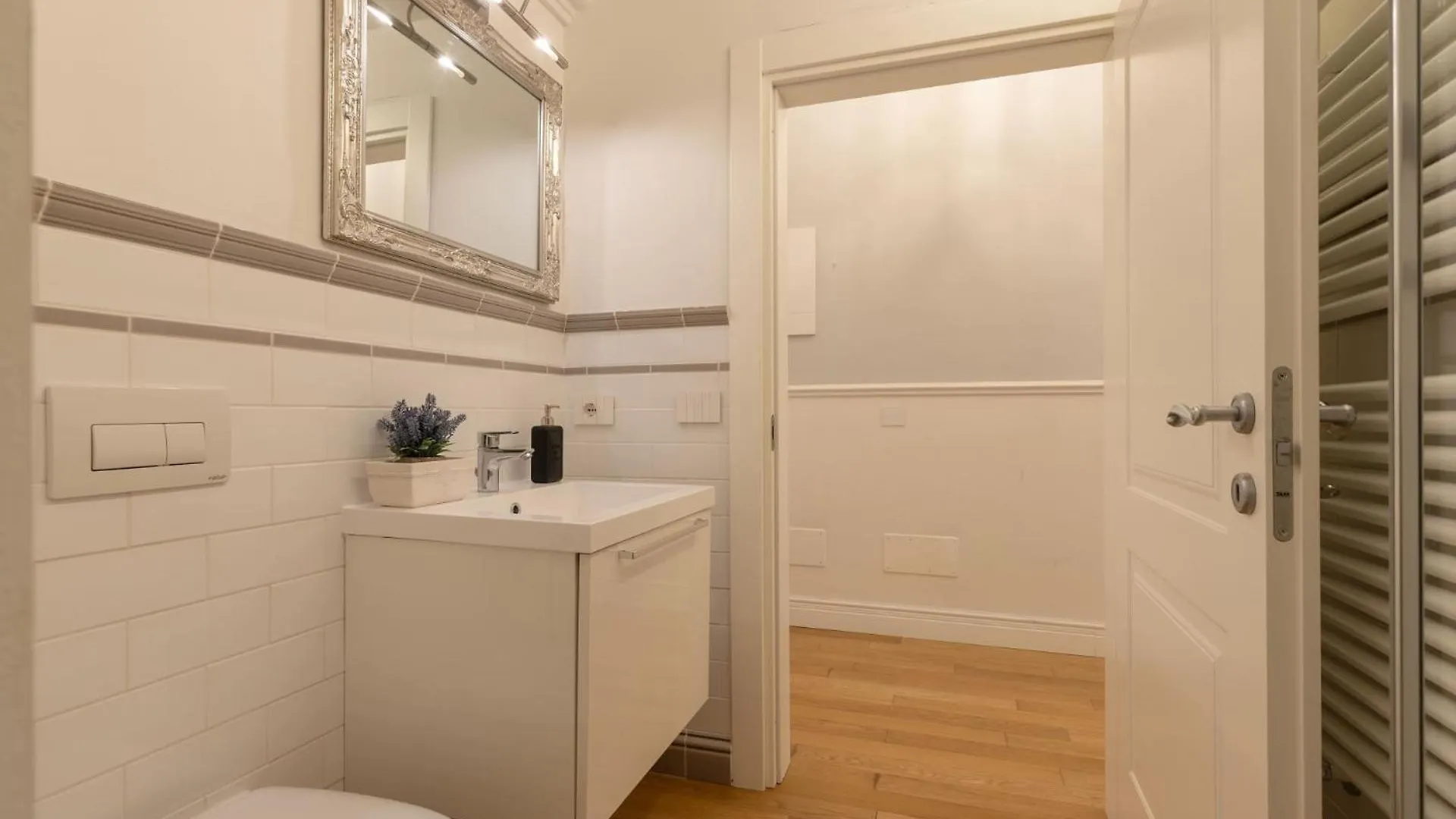 Florence Design Apartment With Large Terrace